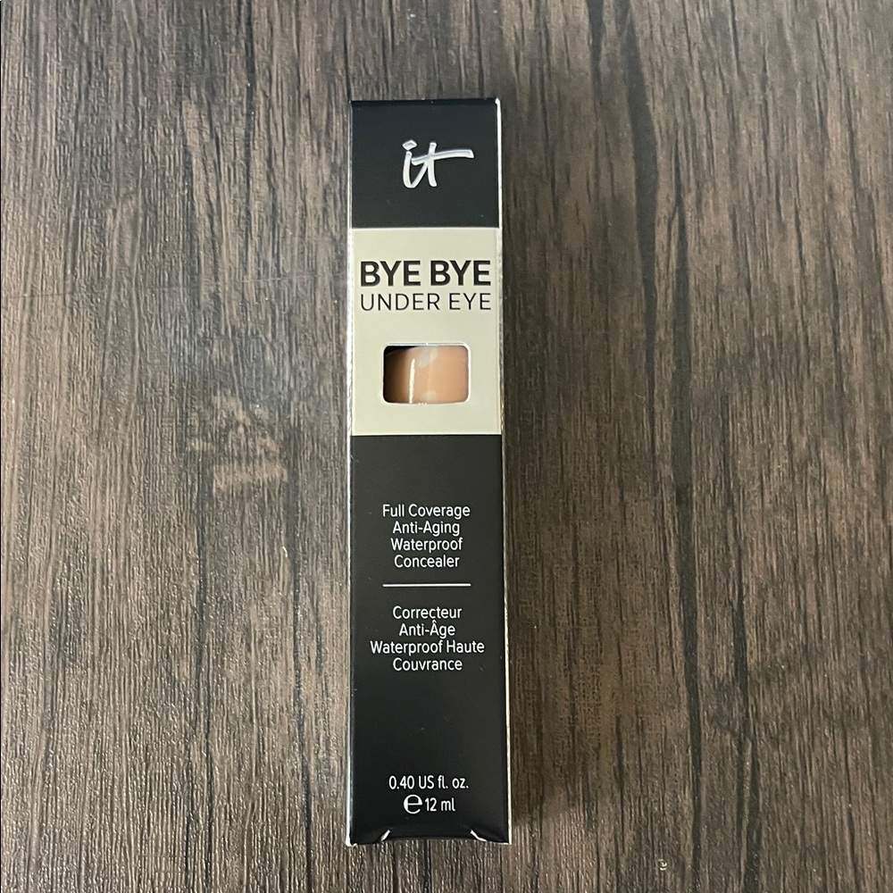IT Cosmetics Bye Bye Under Eye Concealer in Black and Cream